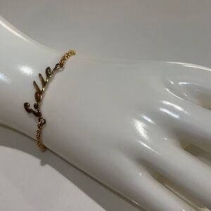 Name Bracelet "Edie" Gold tone​